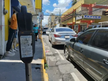 Alcalde Ulises Rodríguez anuncia reestablecerá parquímetros fueron anulados por SCJ