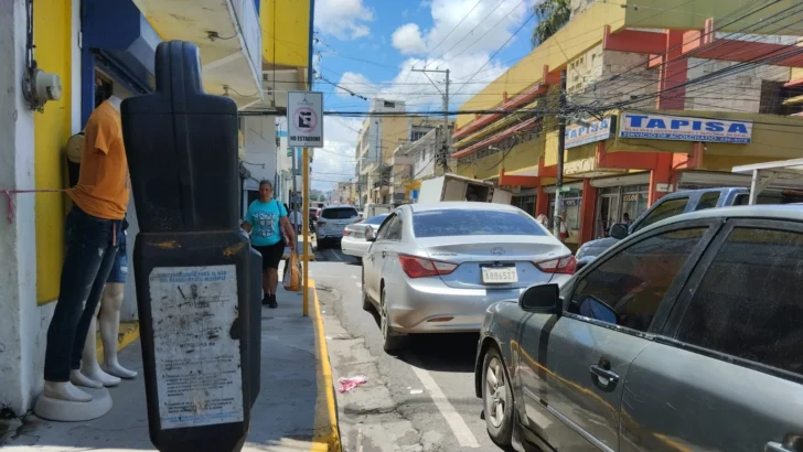 Alcalde Ulises Rodríguez anuncia reestablecerá parquímetros fueron anulados por SCJ