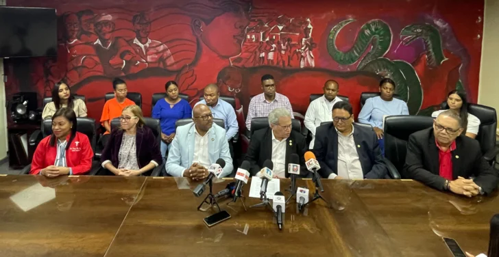 CMD acusa al ministro de Salud de abuso de poder por cancelación a médicos