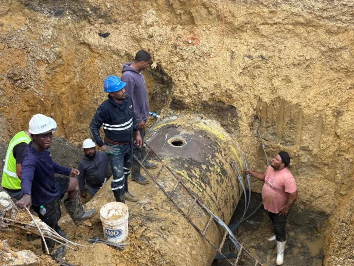 Caasd avanza en reparación final de tubería clave en acueducto Barrera de Salinidad de Santo Domingo Este
