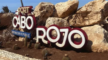  Port de Cabo Rojo, terminal de cruceros inaugurada en enero del 2024 y administrada por la empresa mexicana ITM Group. Foto: Karla Alcántara. Fecha: noviembre del 2024, Cabo Rojo, Pedernales