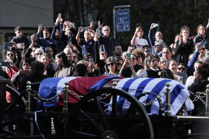 Comienza el cortejo fúnebre del expresidente uruguayo Pepe Mujica