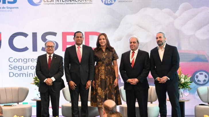 Superintendente de Seguros propone replantear modelo del sector desde la innovación e inclusión