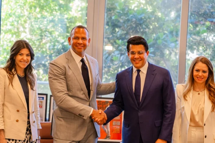 Alex Rodríguez y Collado anuncian inversión de US$ mil millones en turismo de lujo