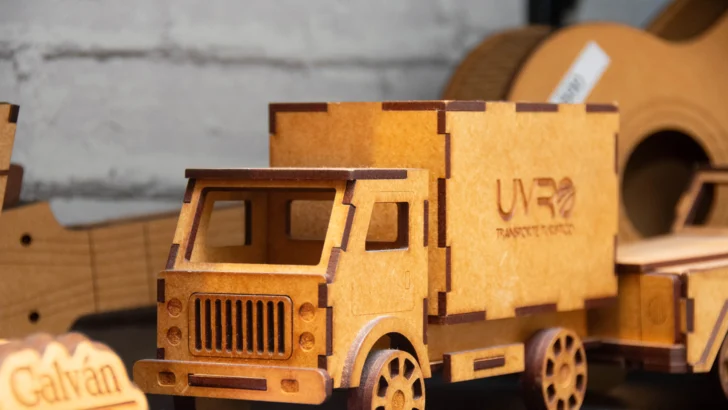 Fuera de la caja, la historia de un emprendedor que inició con un pequeño 