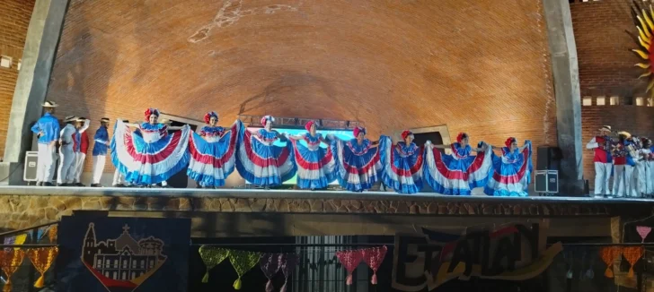 Ballet folclórico de la Universidad Católica Nordestana participa en festival de México