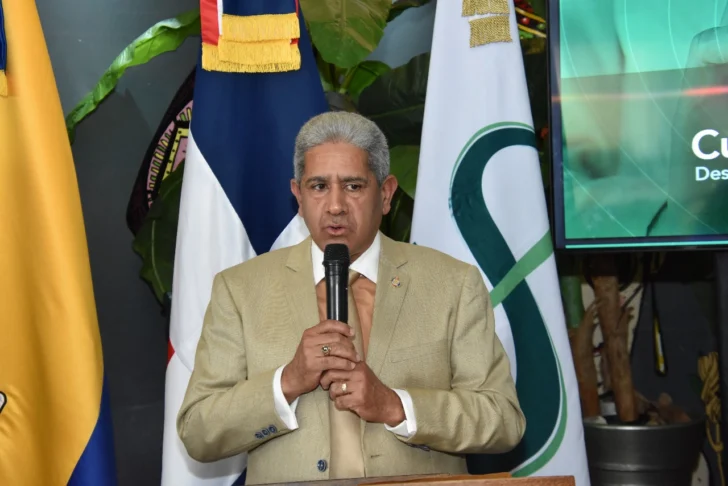  El decano de la facultad de ciencias de la salud de la UCNE, doctor Brunell Santos.