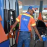 Gobierno mantiene sin variación precios combustibles esenciales