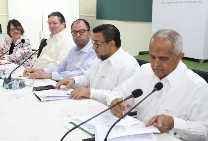 JAD y Holland House Caribbean  acuerdan impulsar la innovación agropecuaria