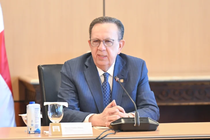 Valdez Albizu y Cámara Dominicana del Mercado de Capitales evalúan mercado