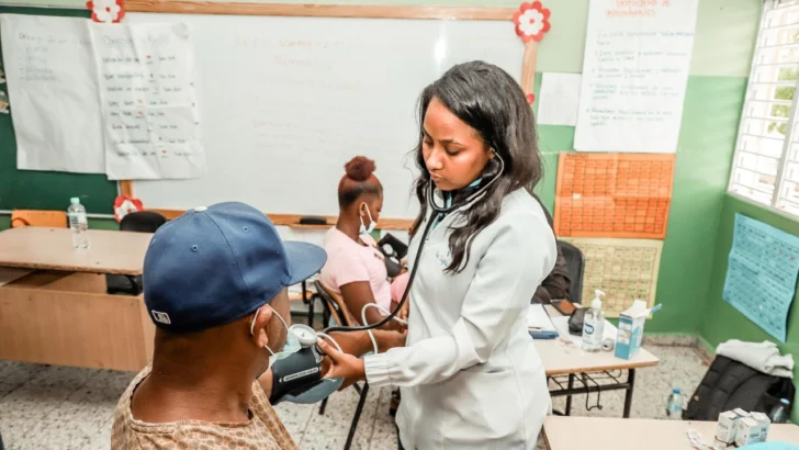 Desarrollo de la Comunidad lleva jornada asistencial y Telemedicina en Elías Piña