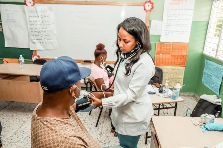 Desarrollo de la Comunidad lleva jornada asistencial y Telemedicina en Elías Piña