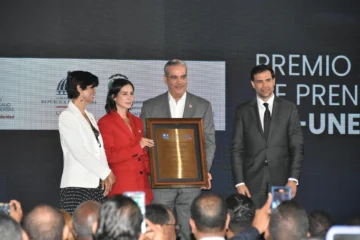 Alicia Ortega, galardonada con el Premio a la Libertad de Prensa Periodista RD-Unesco 2025