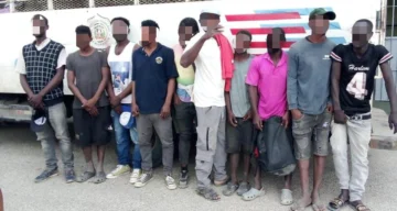 DGM detiene a 1,183 y deporta a 816 haitianos indocumentados en operativos simultáneos DGM detiene a 1,183 y deporta a 816 haitianos indocumentados en operativos simultáneos