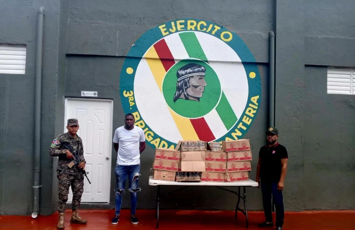 Ejército apresa haitianos indocumentados y confisca mercancías de contrabando