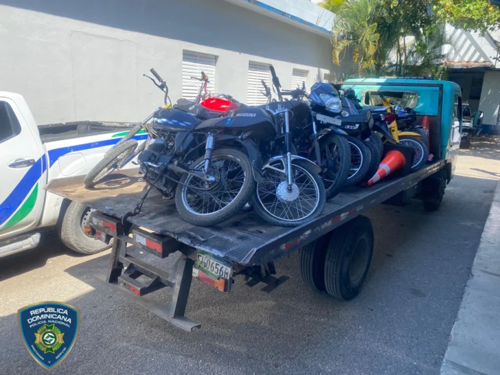 Policía retiene 12 motocicletas y detiene a seis personas por carreras clandestinas