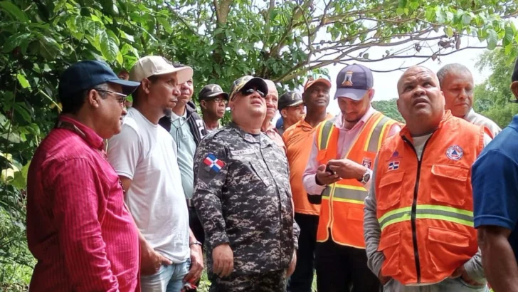 Policía Nacional clausura ríos y balnearios en Monseñor Nouel ante alerta roja por vaguada