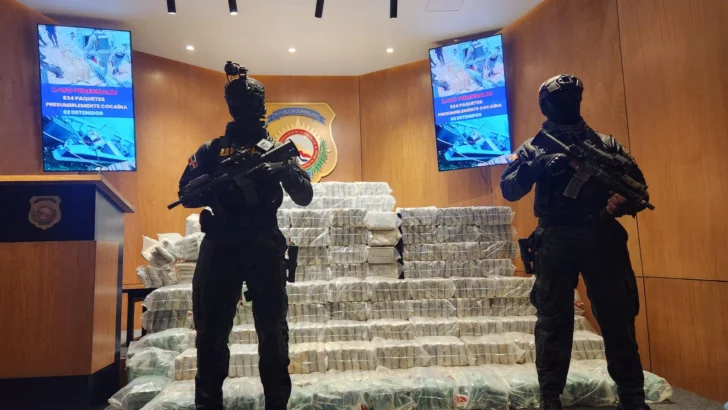 DNCD confiscan 834 paquetes de drogas y apresan a dos hombres