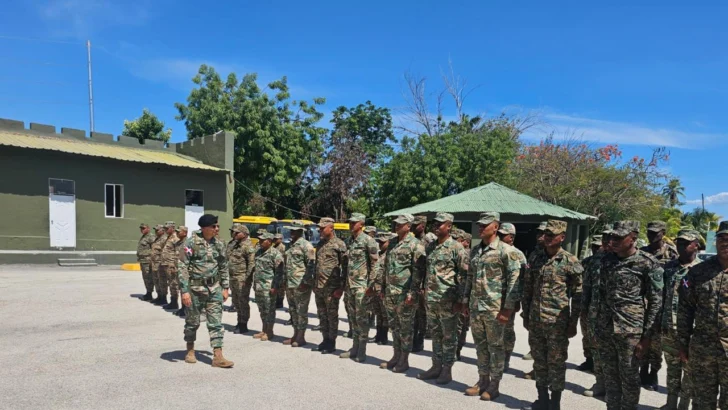 Comandante exige mayor esfuerzo de las tropas contra el tráfico de personas, el contrabando y otros delitos Comandante exige mayor esfuerzo de las tropas contra el tráfico de personas, el contrabando y otros delitos