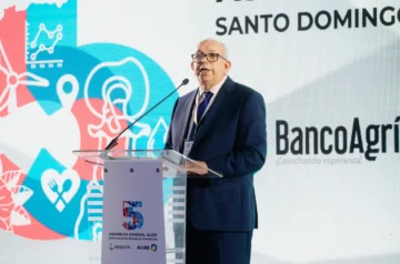 Aboga por políticas bancarias innovadoras para promover mayor flujo de dinero a la agricultura
