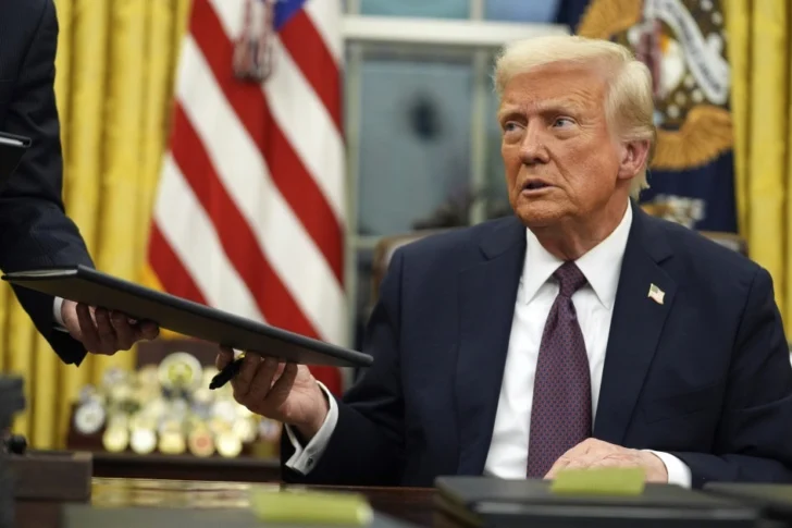 Trump dispone arancel del 100 % sobre peliculas extranjeras que entren a EU