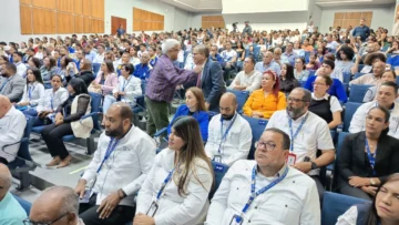 Guido Gómez Mazara presenta en San Francisco de Macorís su libro 'Transición electoral 1966-1996&#8243;