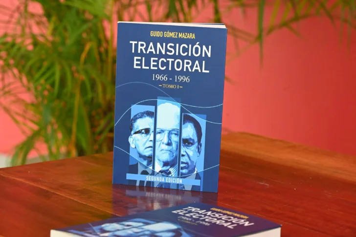 Guido Gómez Mazara presenta en San Francisco de Macorís su libro 'Transición electoral 1966-1996&#8243;