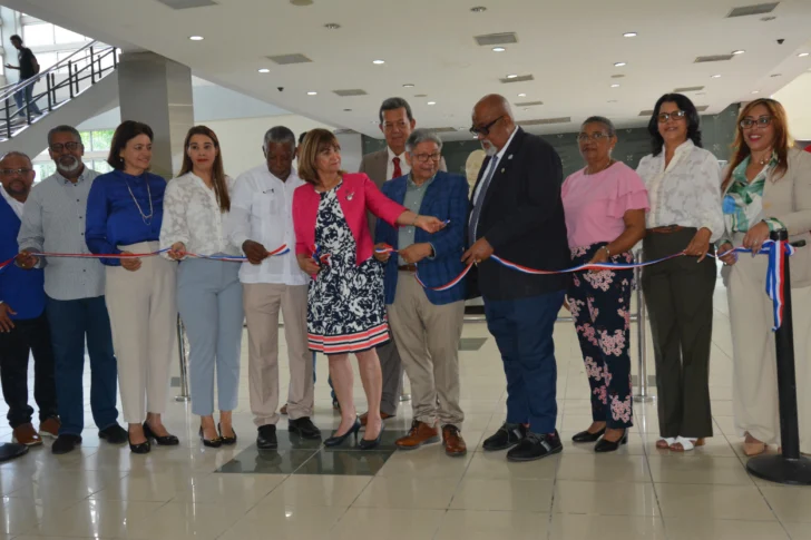 Biblioteca Pedro Mir UASD abre semana cultural con exposiciones de libros