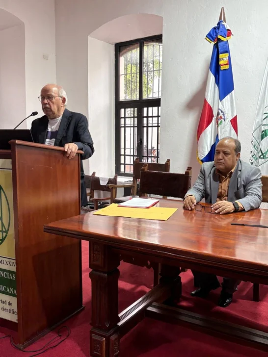  Los filósofos Javier Echeverría y Andrés Merejo.