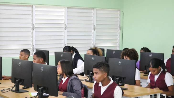 Minerd entrega ocho talleres-laboratorios a politécnicos de San Juan y Elías Piña