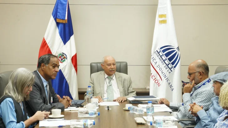 Minerd y la ADP se reúnen para coordinar evaluación de desempeño docente 2025 Minerd y la ADP se reúnen para coordinar evaluación de desempeño docente 2025