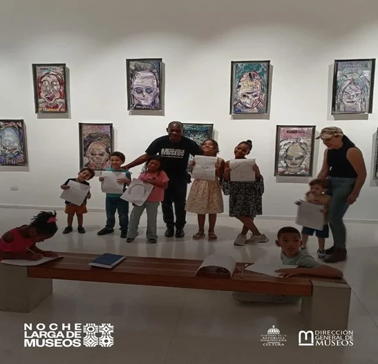  Niños participando de actividades educativas en la noche larga de museos. Foto: DGM