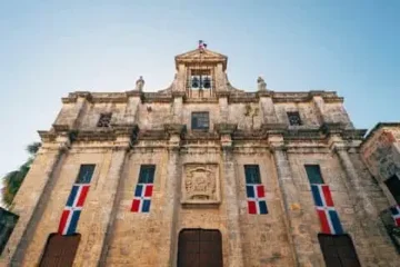 Panteón de la Patria resalta figuras históricas en su entrega de mayo