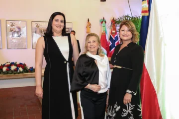  Patricia Brea, Tita Lopez de Brea y Gina Victoriano