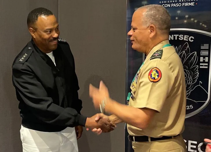 Ministro de Defensa dominicano se reúne con autoridades de Defensa de EE.UU