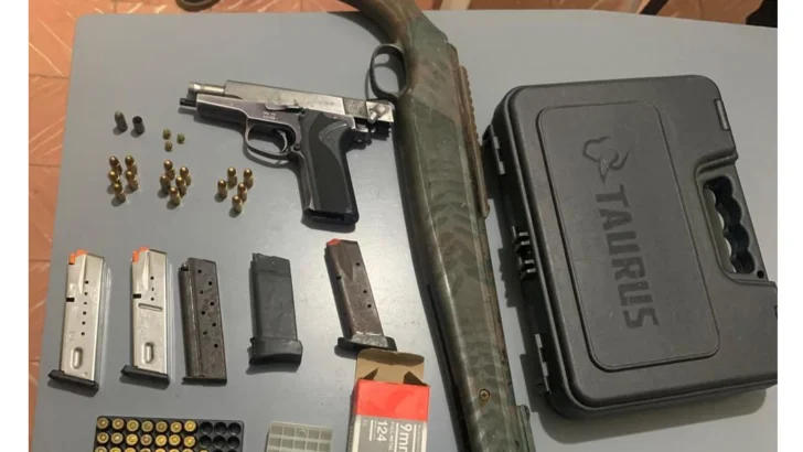 Policía Nacional decomisa dos pistolas Glock a implicado en tiroteo en SPM