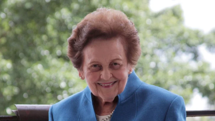 Rinden emotivo homenaje póstumo a doña Mary Pérez Marranzini en sede central de Rehabilitación