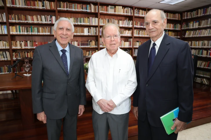 Rolando Espinal lanza libro sobre emprendimiento dominicano en la Fundación Corripio