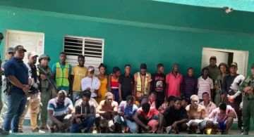 Intervienen y detienen a haitianos en área protegida Salto de la Tinaja Intervienen y detienen a haitianos en área protegida Salto de la Tinaja