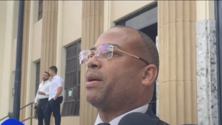 Ángel Martínez será conducido este martes ante juez del Distrito Nacional tras su detención en Puerto Plata Ángel Martínez será conducido este martes ante juez del Distrito Nacional tras su detención en Puerto Plata