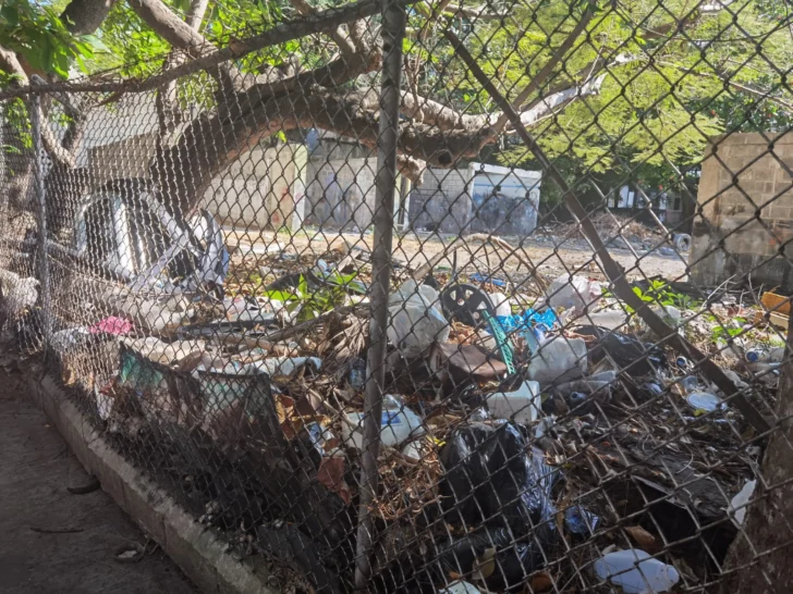 Vecinos del barrio 30 de Mayo denuncian acumulación de basura