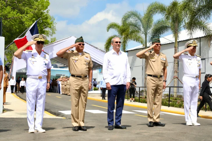 Abinader inaugura primera fase de planta de ensamblaje de vehículos militares
