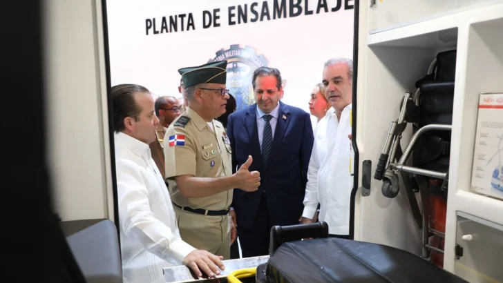 Abinader inaugura primera fase de planta de ensamblaje de vehículos militares