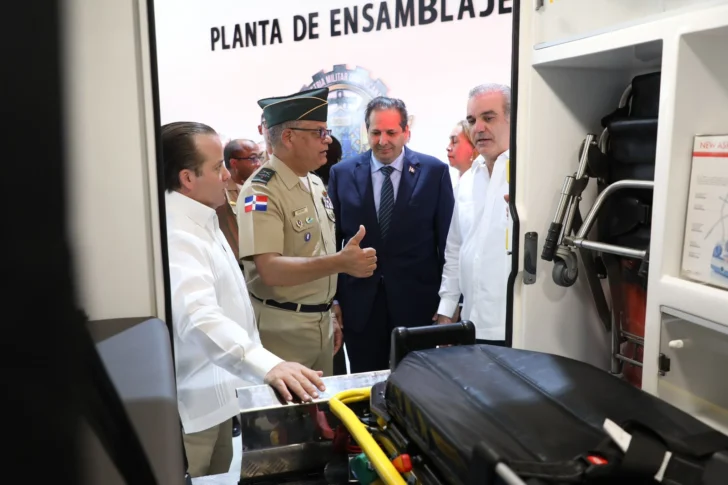 Abinader inaugura primera fase de planta de ensamblaje de vehículos militares