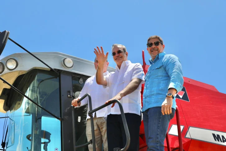 Abinader inaugurará escuela y encabezará cosecha de arroz en Monseñor Nouel