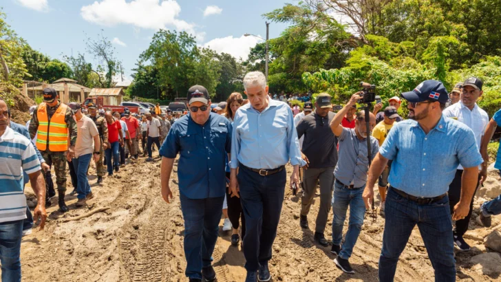 Paliza y Estrella supervisan daños por lluvias en Espaillat y Puerto Plata Paliza y Estrella supervisan daños por lluvias en Espaillat y Puerto Plata