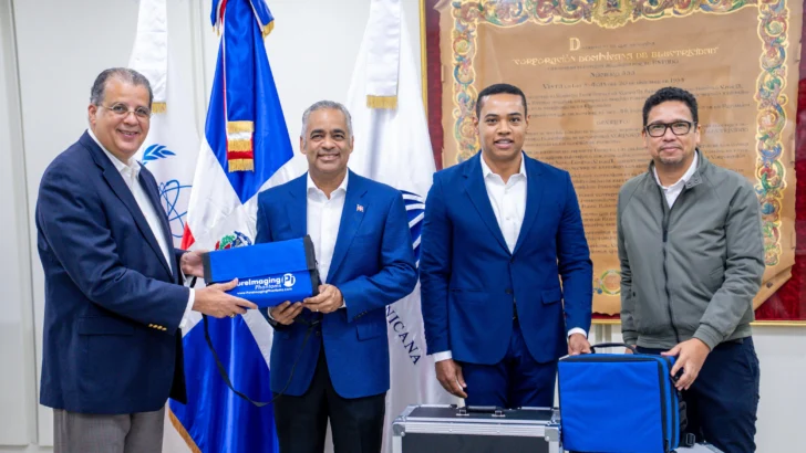 Energía y Minas entrega equipos radiológicos al Incart