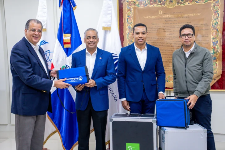 Energía y Minas entrega equipos radiológicos al Incart