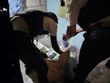 Agentes de la DNCD son atacados a tiros durante operativo en Baní