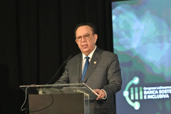 Valdez Albizu destaca importancia de la sostenibilidad financiera ante escenarios de incertidumbres actuales